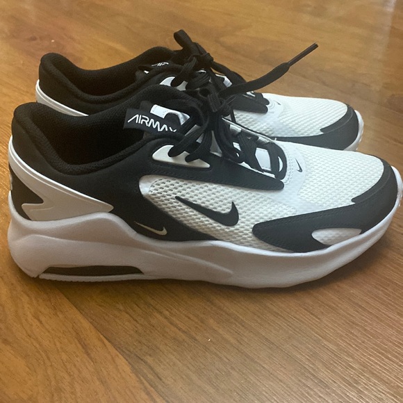 Women’s Nike Air Bolt Max CU4152-101 Size 8.5 - Picture 2 of 7